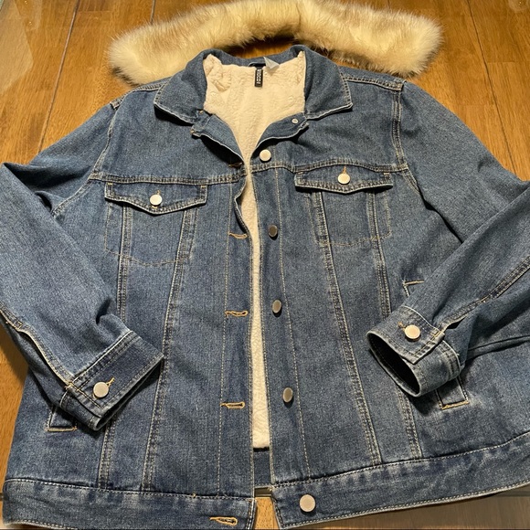Sherpa Lined Denim Trucker Jacket w Removable Fur - Picture 6 of 8